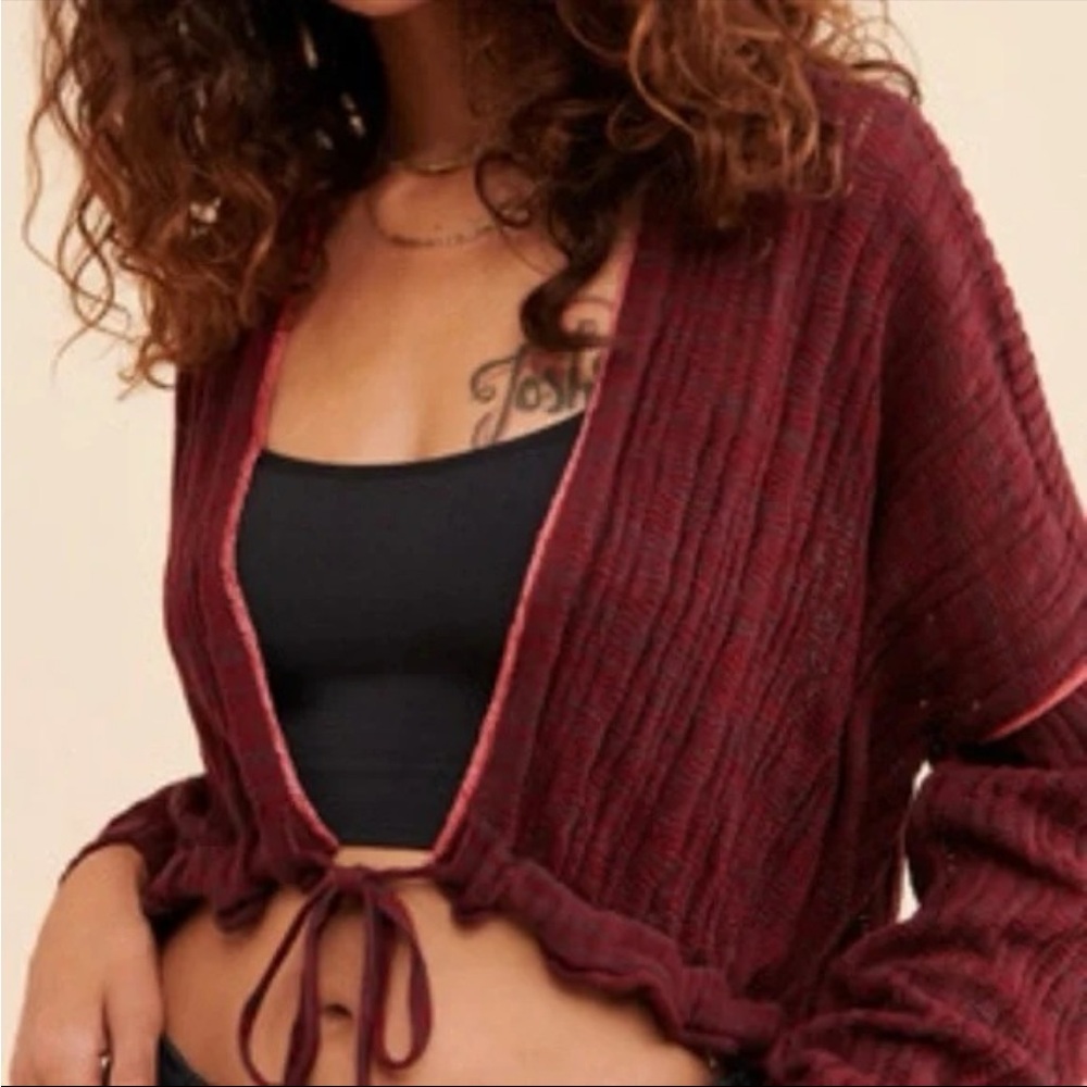 Free people Florence Crop Top Sweater burgundy size medium worn once